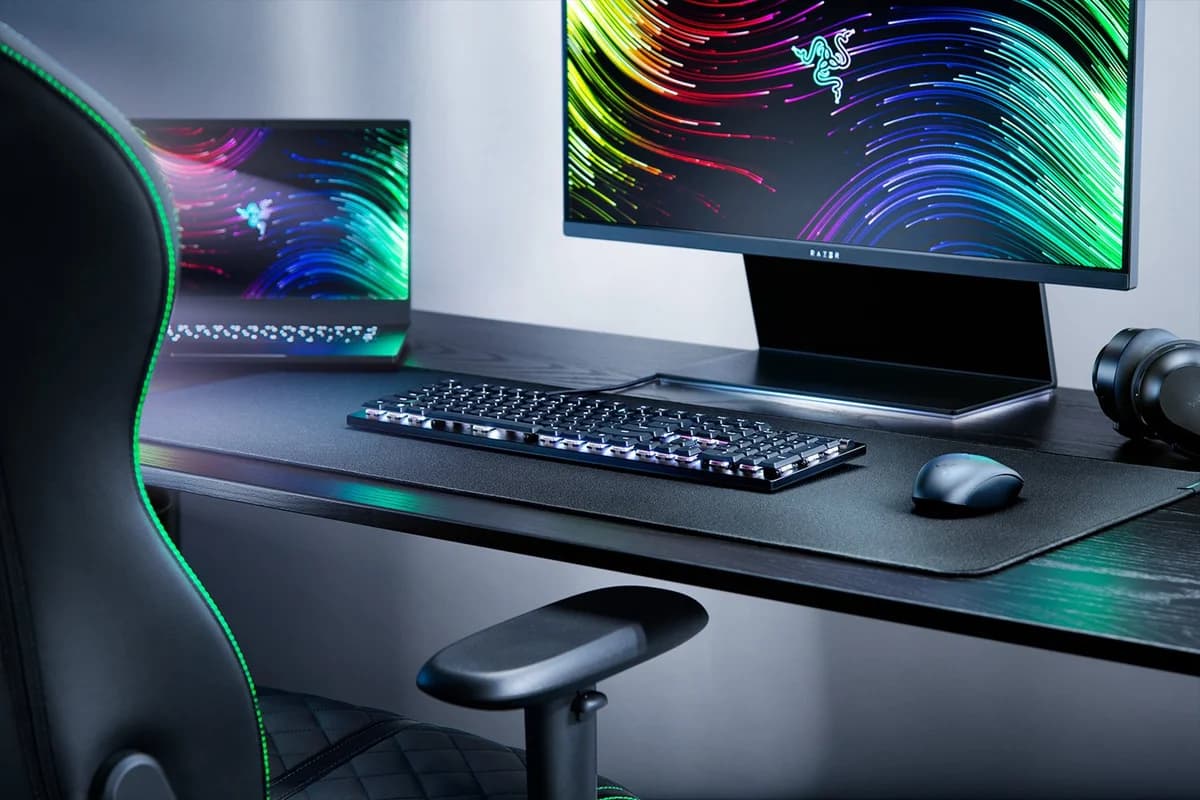 Razer DeathStalker V2 Gaming Keyboard - Clicky Optical Purple Switches — image 1