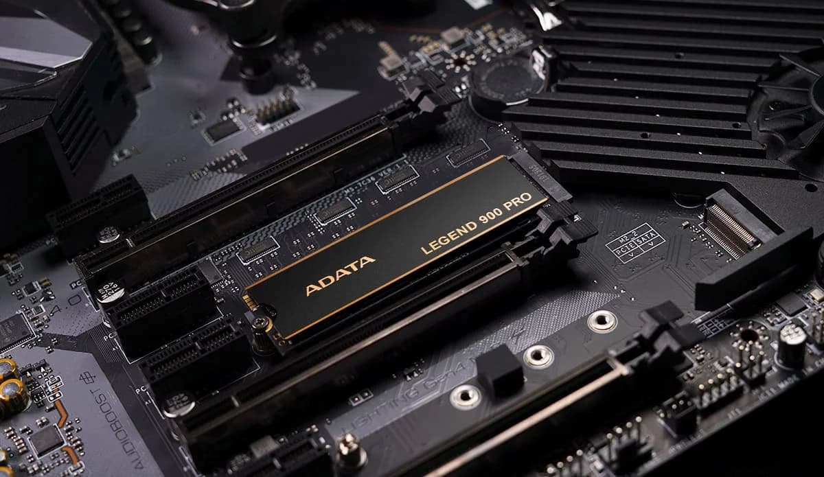 Adata LEGEND 900 PRO 4TB PCIe Gen4 x4 M.2 2280 Solid State Drive — image 1