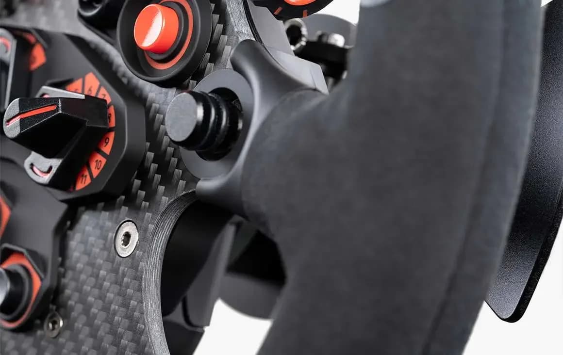 Fanatec ClubSport Steering Wheel Formula V2.5 X — image 1