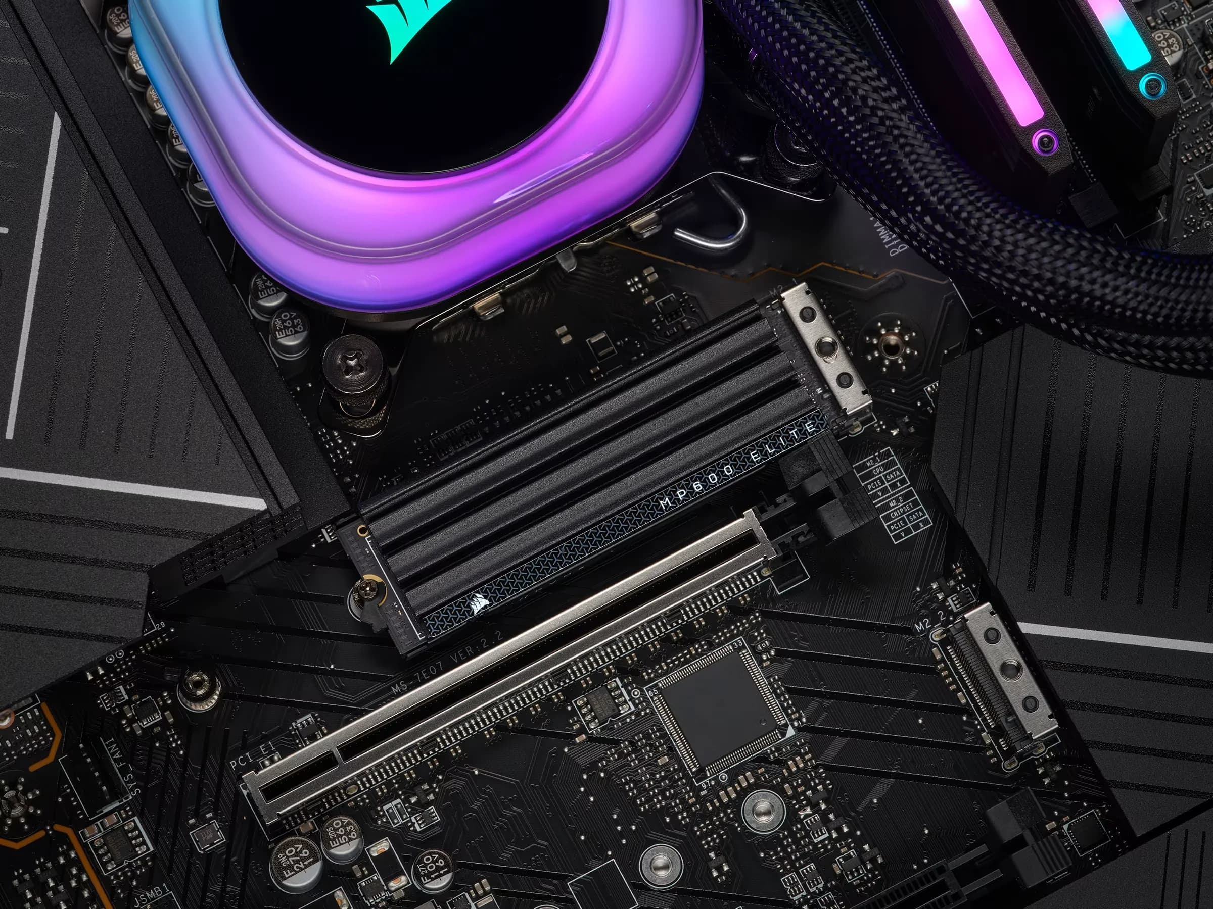 Corsair MP600 ELITE 2TB PCIe Gen4 x4 NVMe 1.4 M.2 SSD with Heatsink — image 1